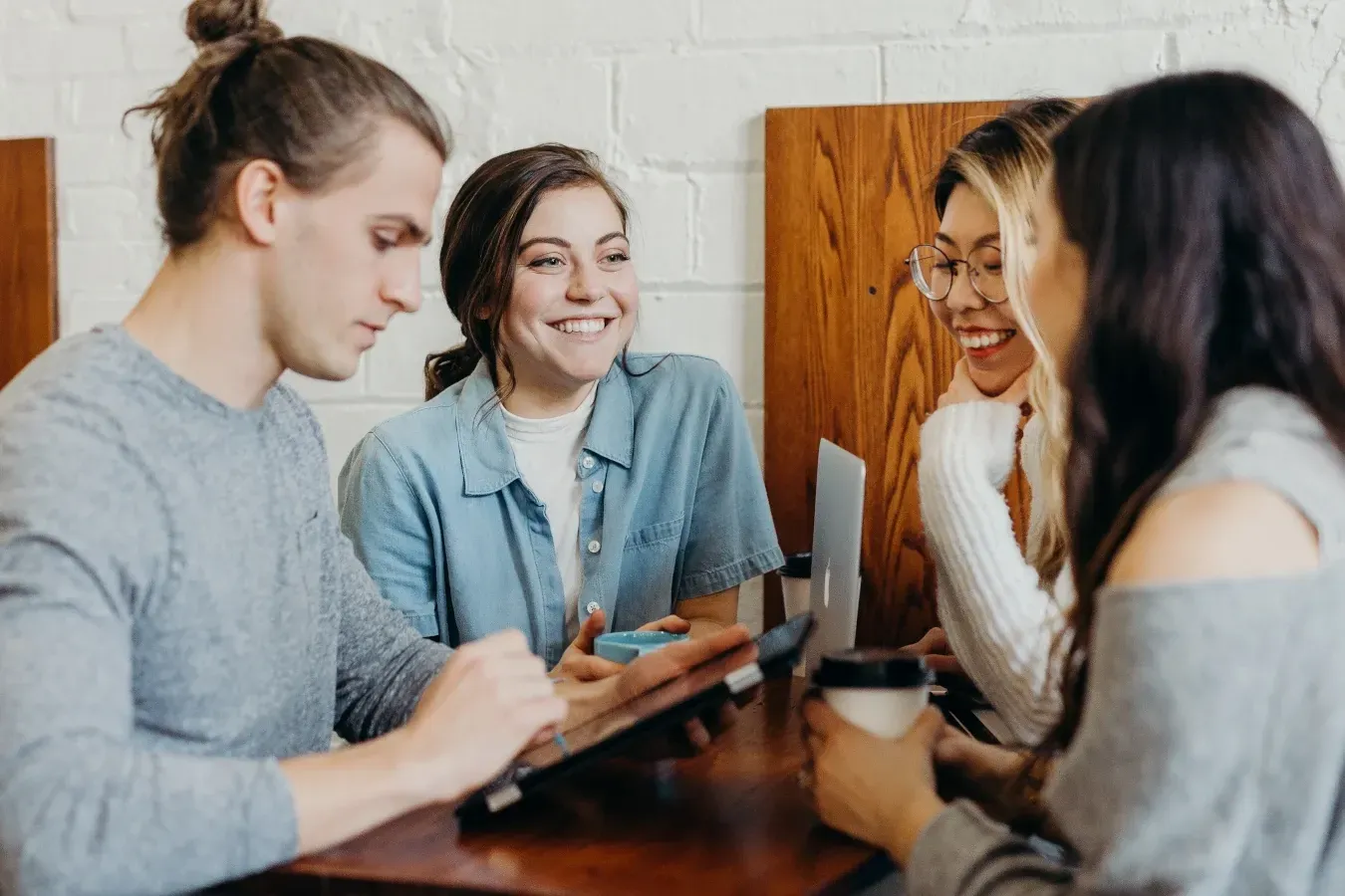 4 Hacks for Effective Communication in The Workplace