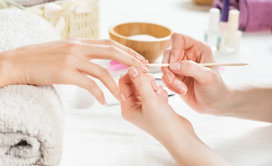 brittle nails causes