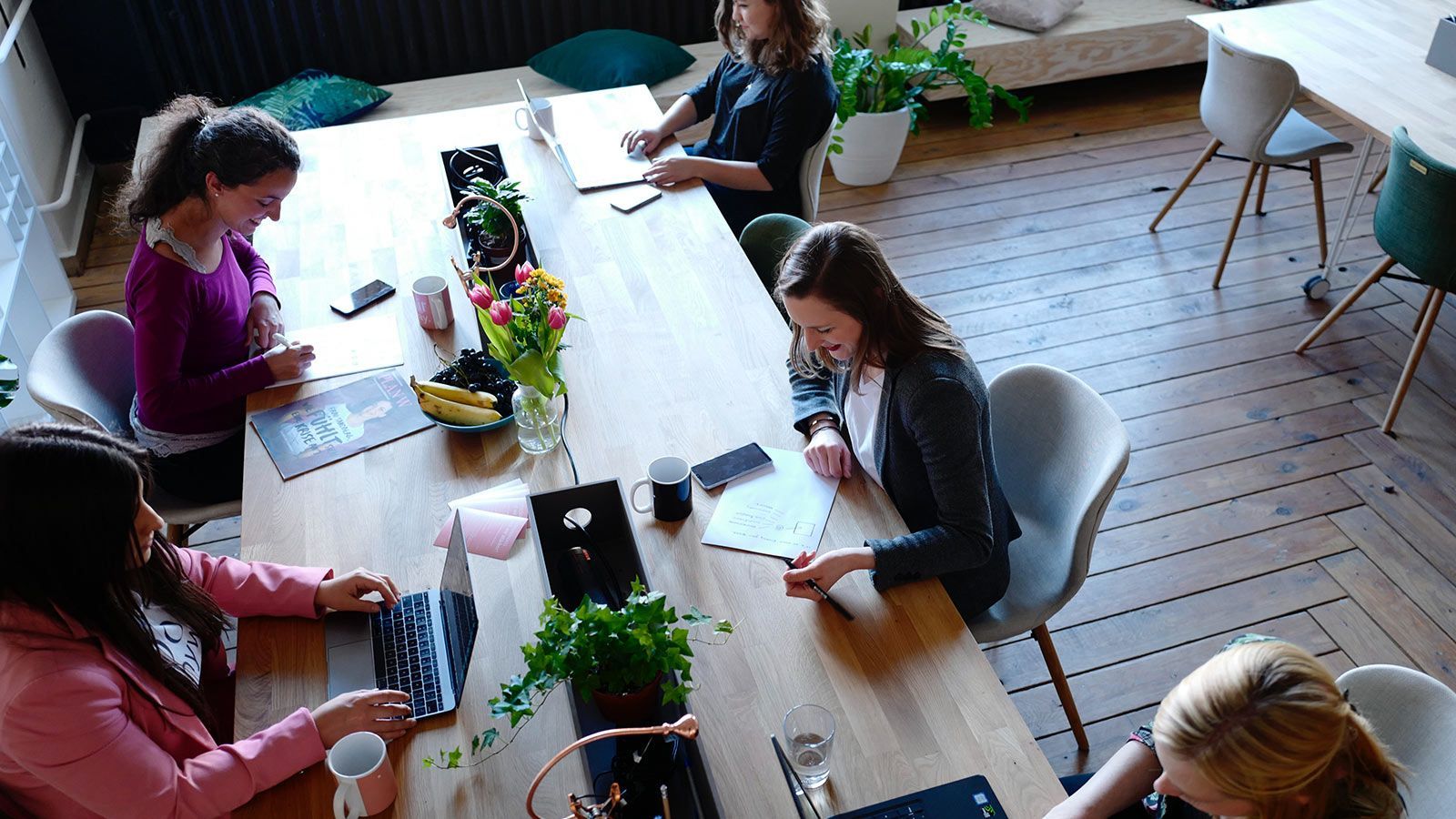 Research: Can Women Work with Other Women?