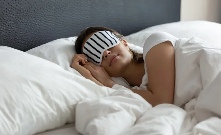woman is having a quality sleep