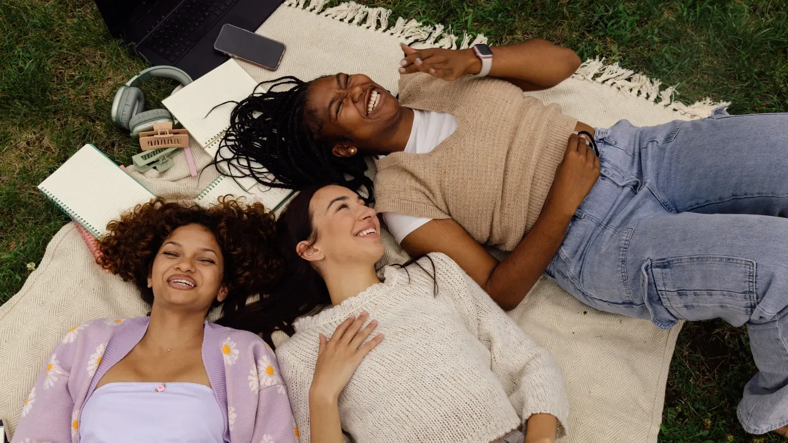How to Say "I Can't Afford That" to Your Friends (Without Feeling the Corporate Girl Guilt)
