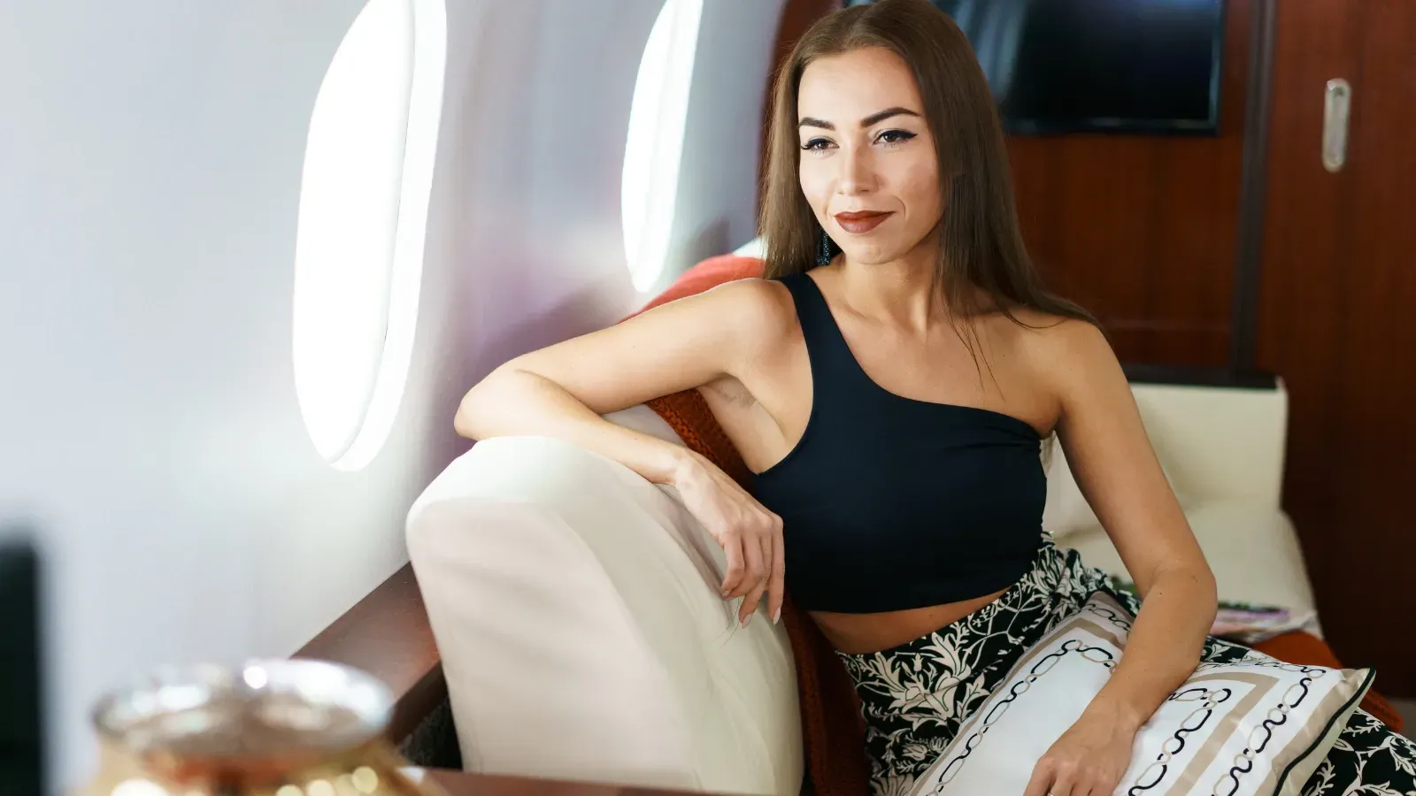 12 Game-Changing Travel Hacks That Will Transform Your Long-Haul Flight Experience