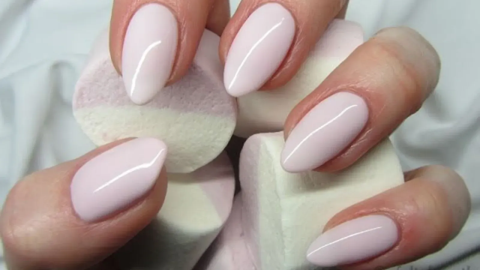 Marshmallow Nails Are Winter 2026's Chicest Manicure Trend—Here's How to Get the Look