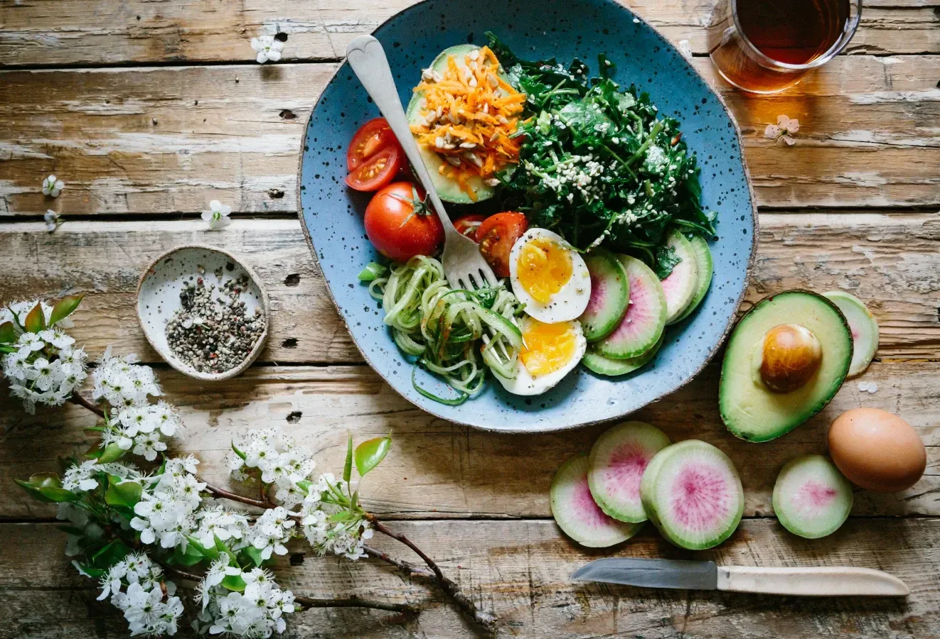 10 Essential Nutrition Tips From Professional Nutritionists (That Actually Work for Busy Women)