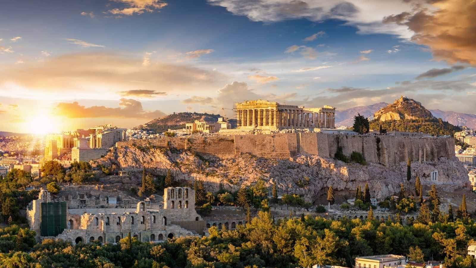 7 Reasons Why You Should Visit Athens